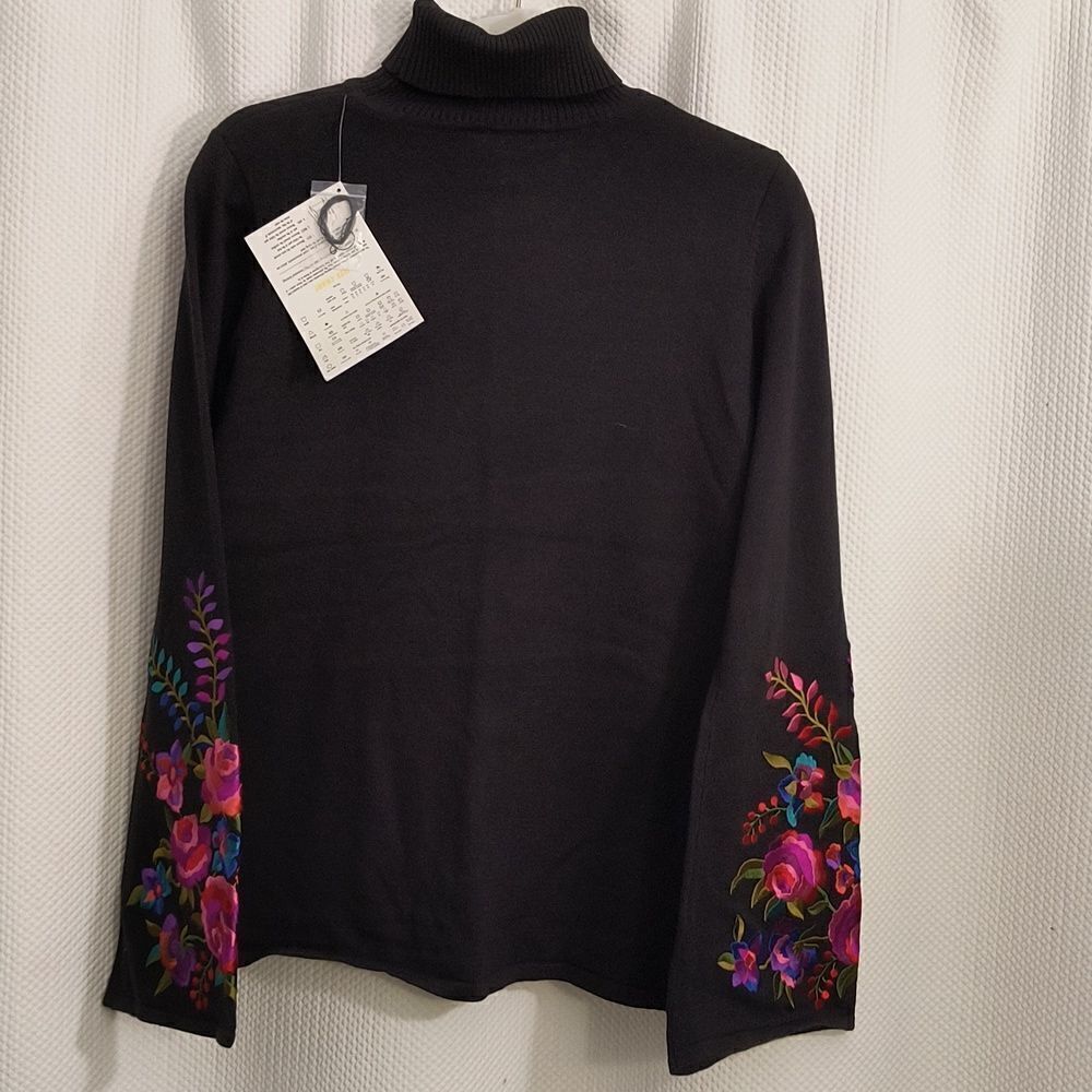 Women's Linea Embroidered Turtle Neck - Picture 3 of 5